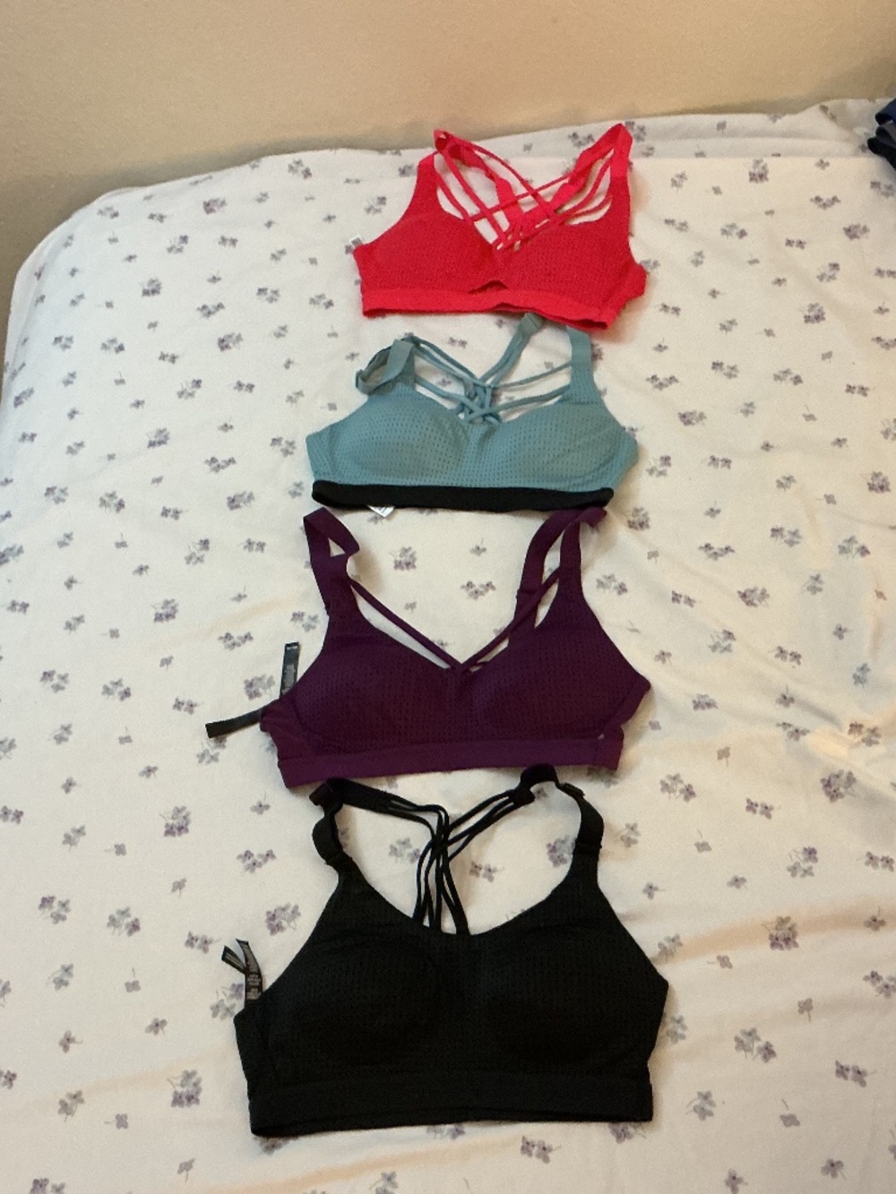 Victoria’s Secret Sport VSX Lightweight Sports Bra Lot of 4